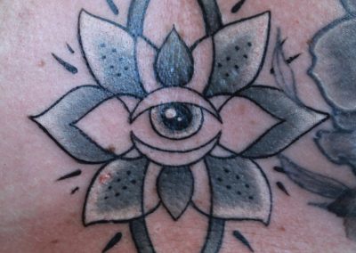 oeil de vie et lotus